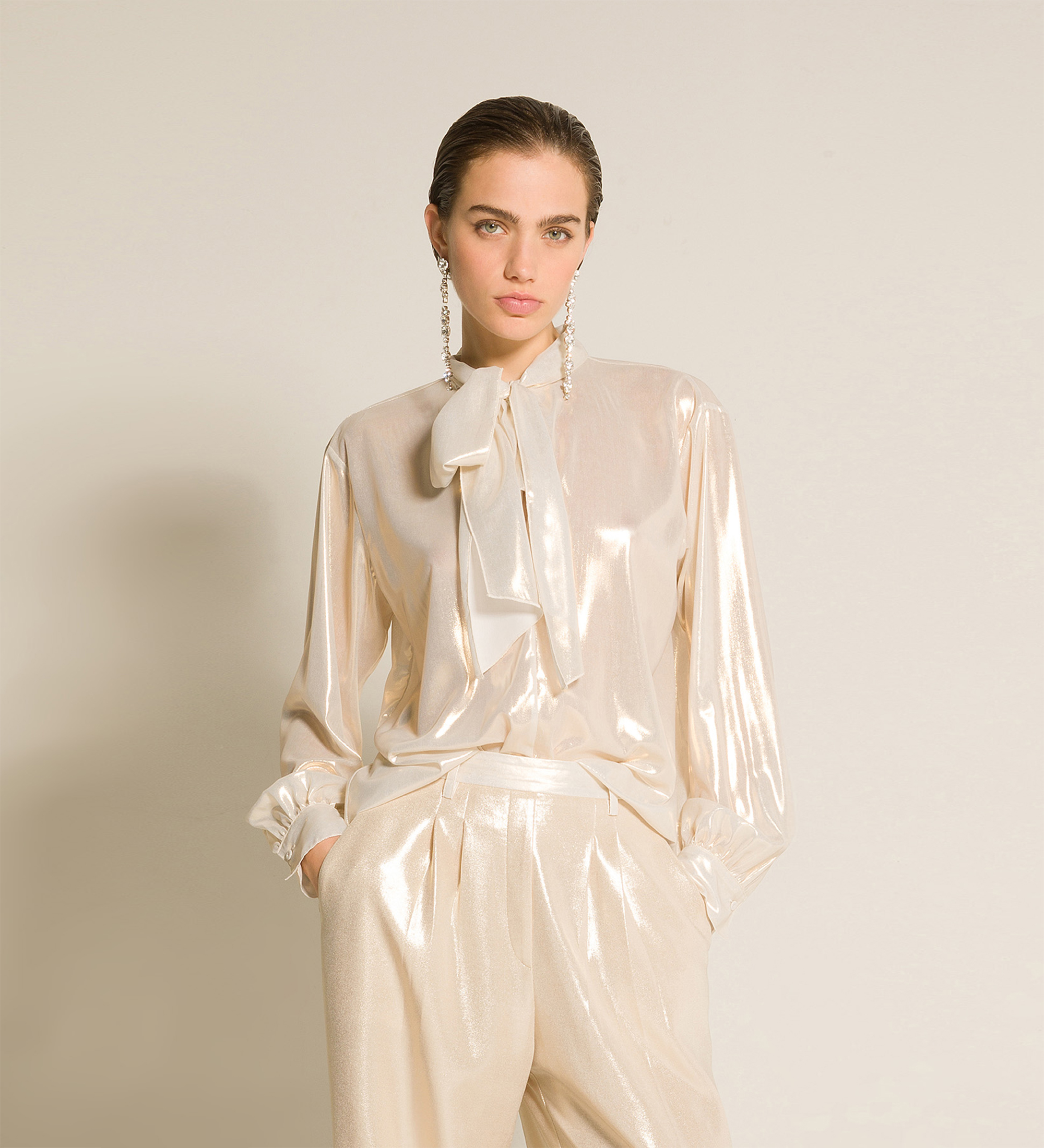 今ならほぼ即納！ blouse with forte_forte | gold light georgette laminated in bow トップス