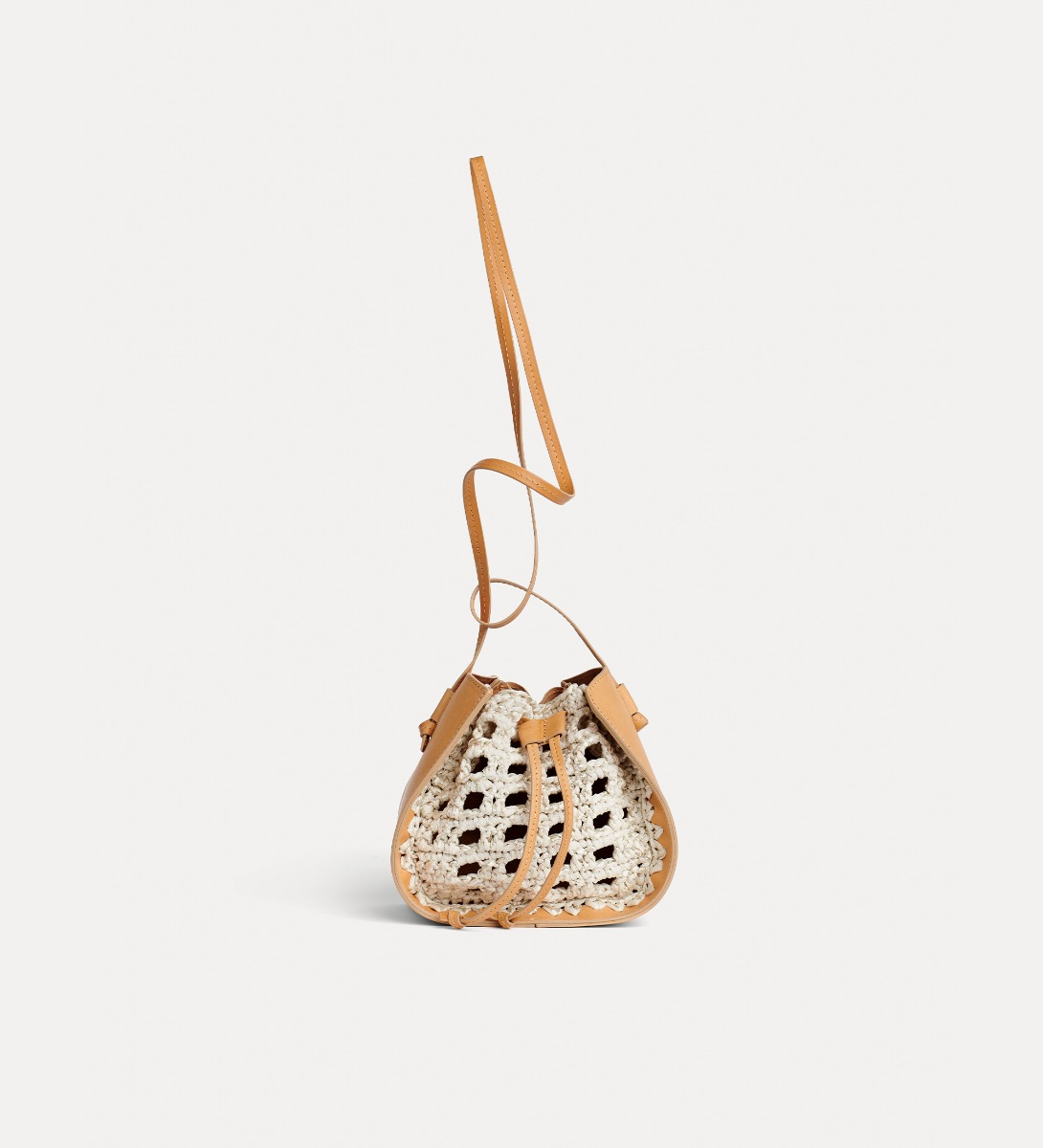 bucket bag in leather and crochetwork | forte_forte