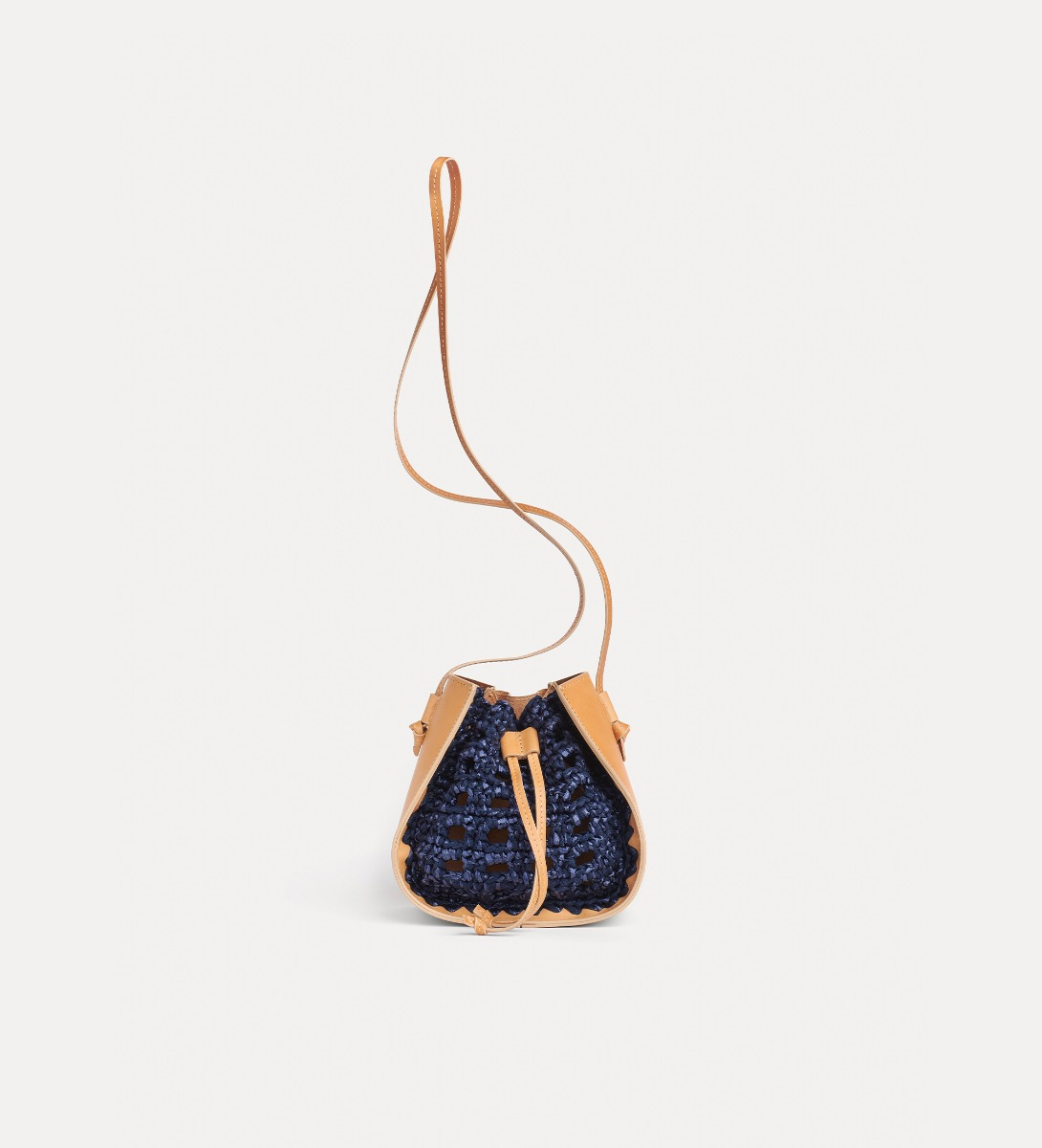 bucket bag in leather and crochetwork | forte_forte