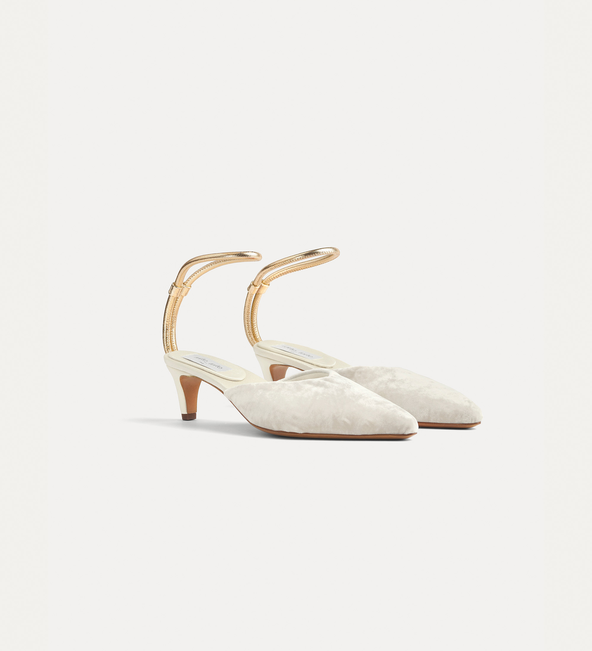 court shoe in velvet and silk set on a slender heel | forte_forte
