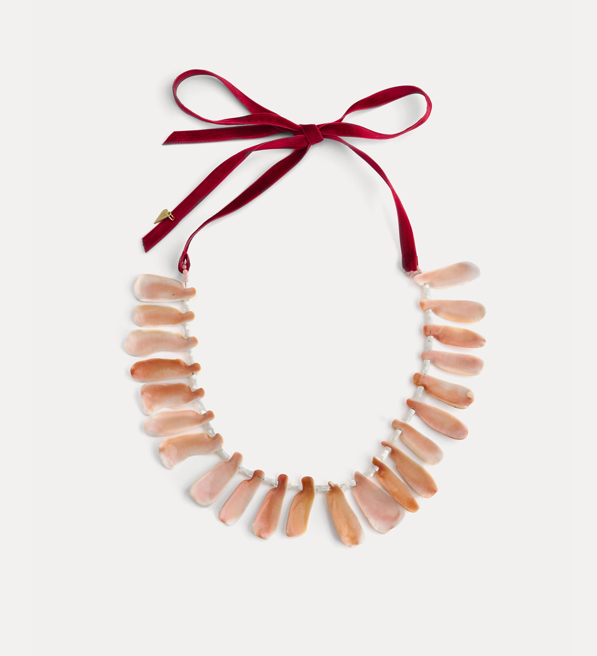 necklace with seashells and velvet details | forte_forte