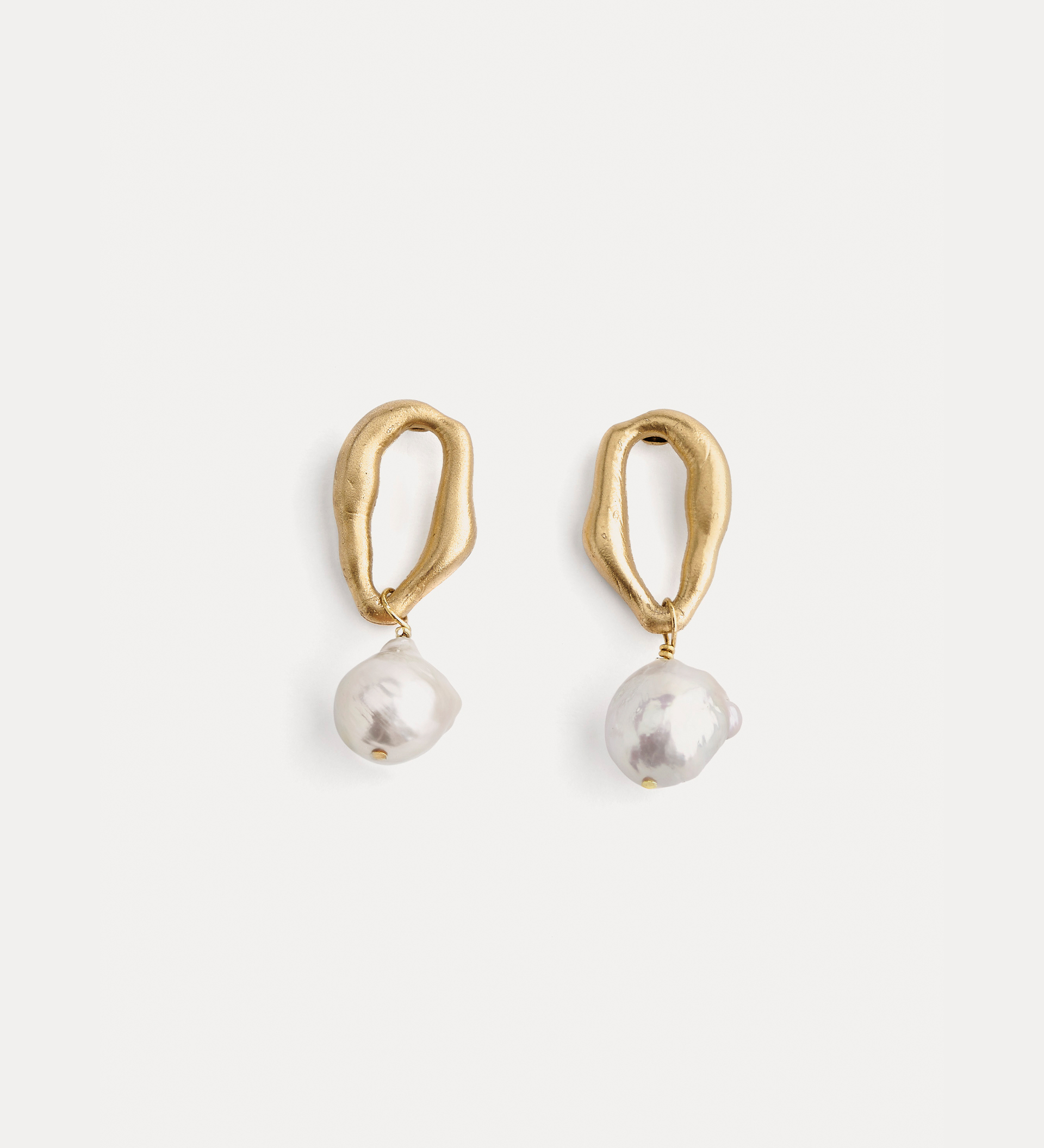 18k–gold–plated sculpture earrings with pearl detail | forte_forte