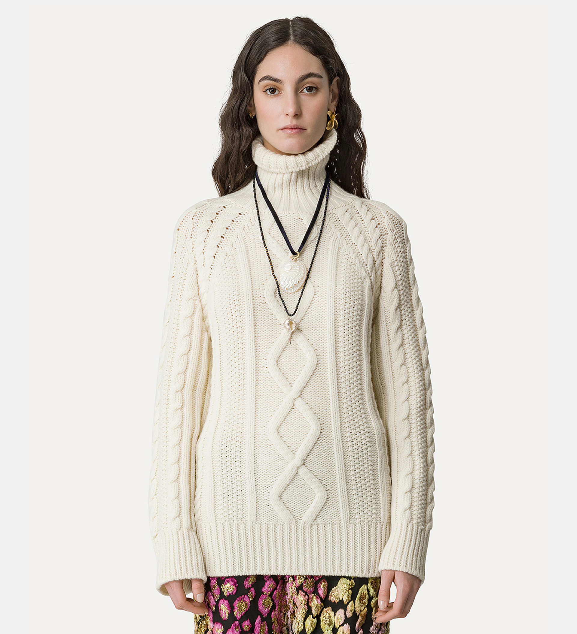oversized aran turtleneck in soft wool | forte_forte