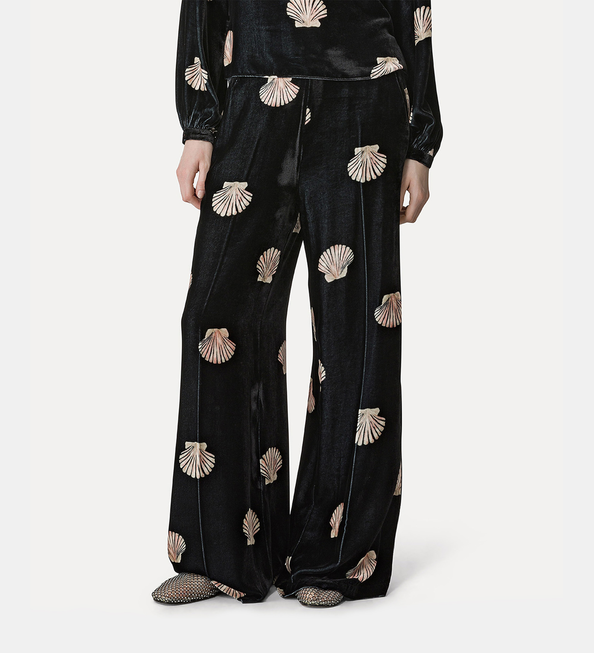 “mother of pearl” trousers in velvet | forte_forte