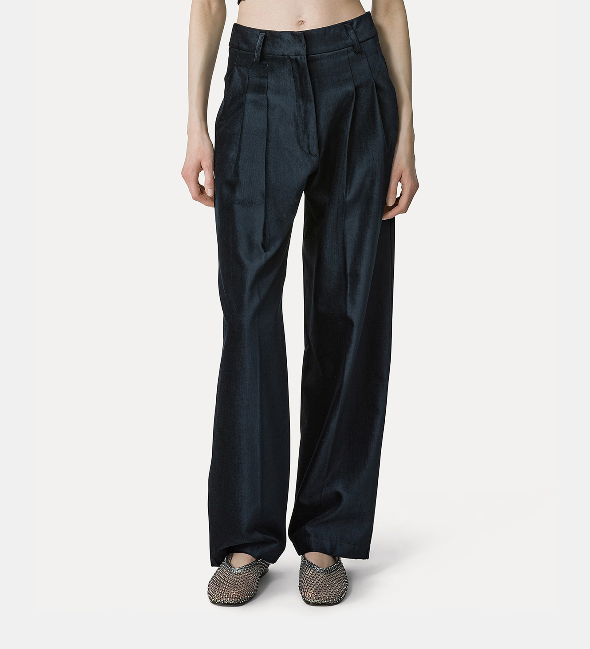 pleated trousers in stretch velvet | forte_forte