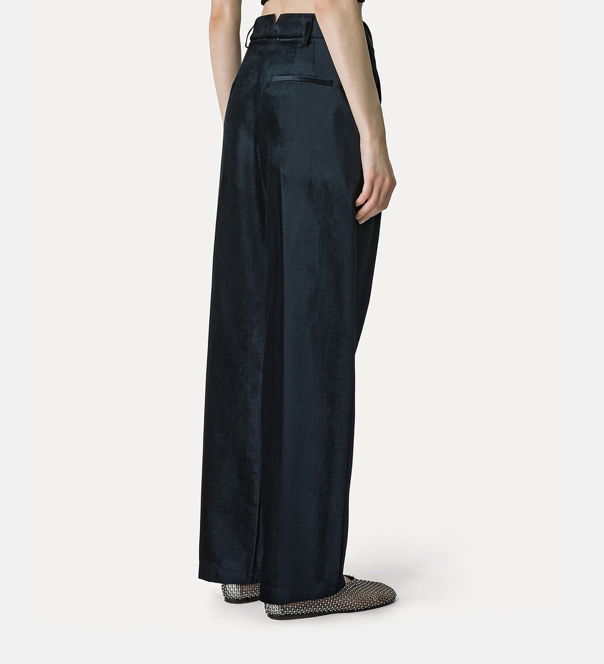 pleated trousers in stretch velvet | forte_forte