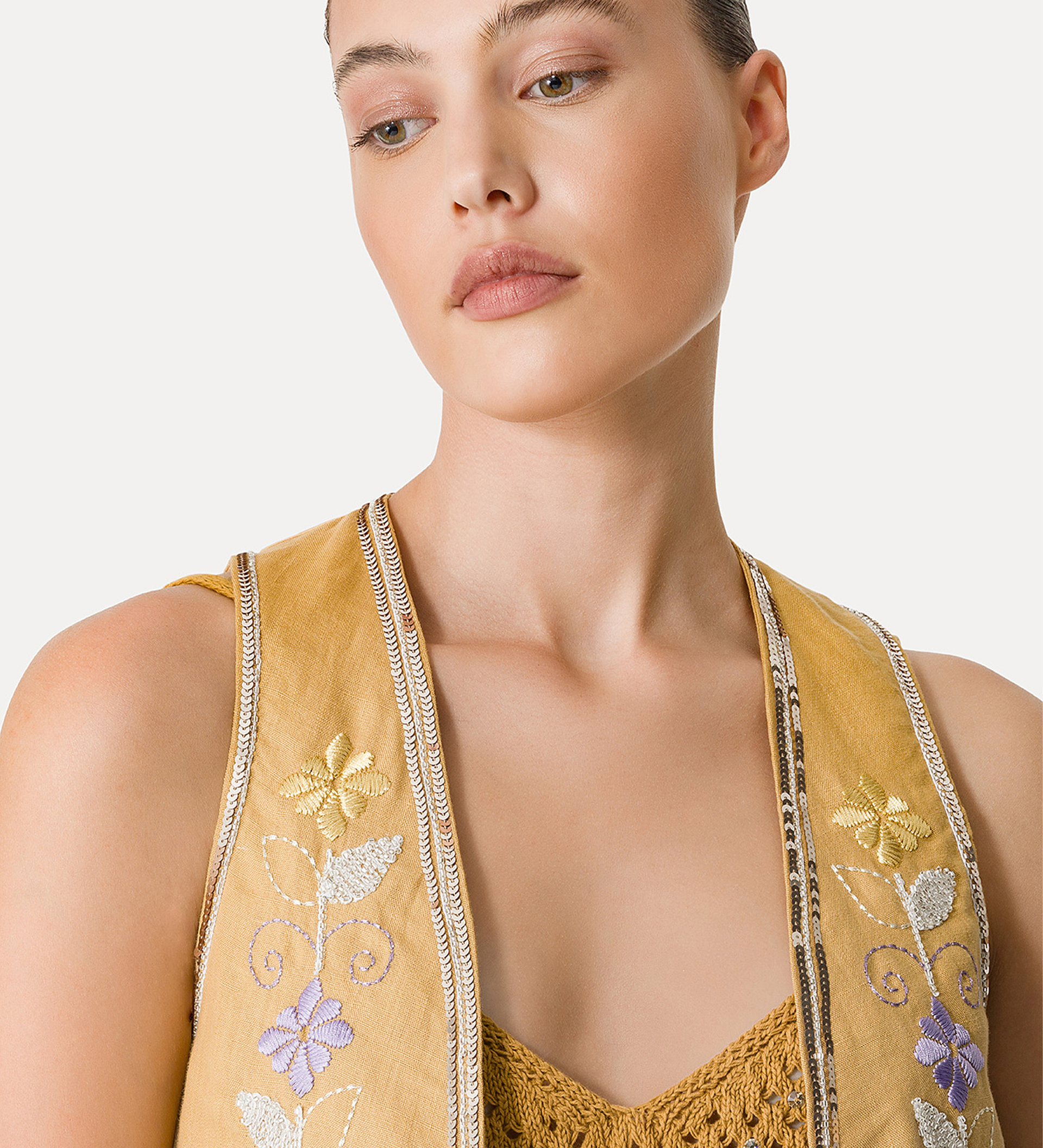linen vest for women with “oniric blossom” embroidered detailing | forte_forte