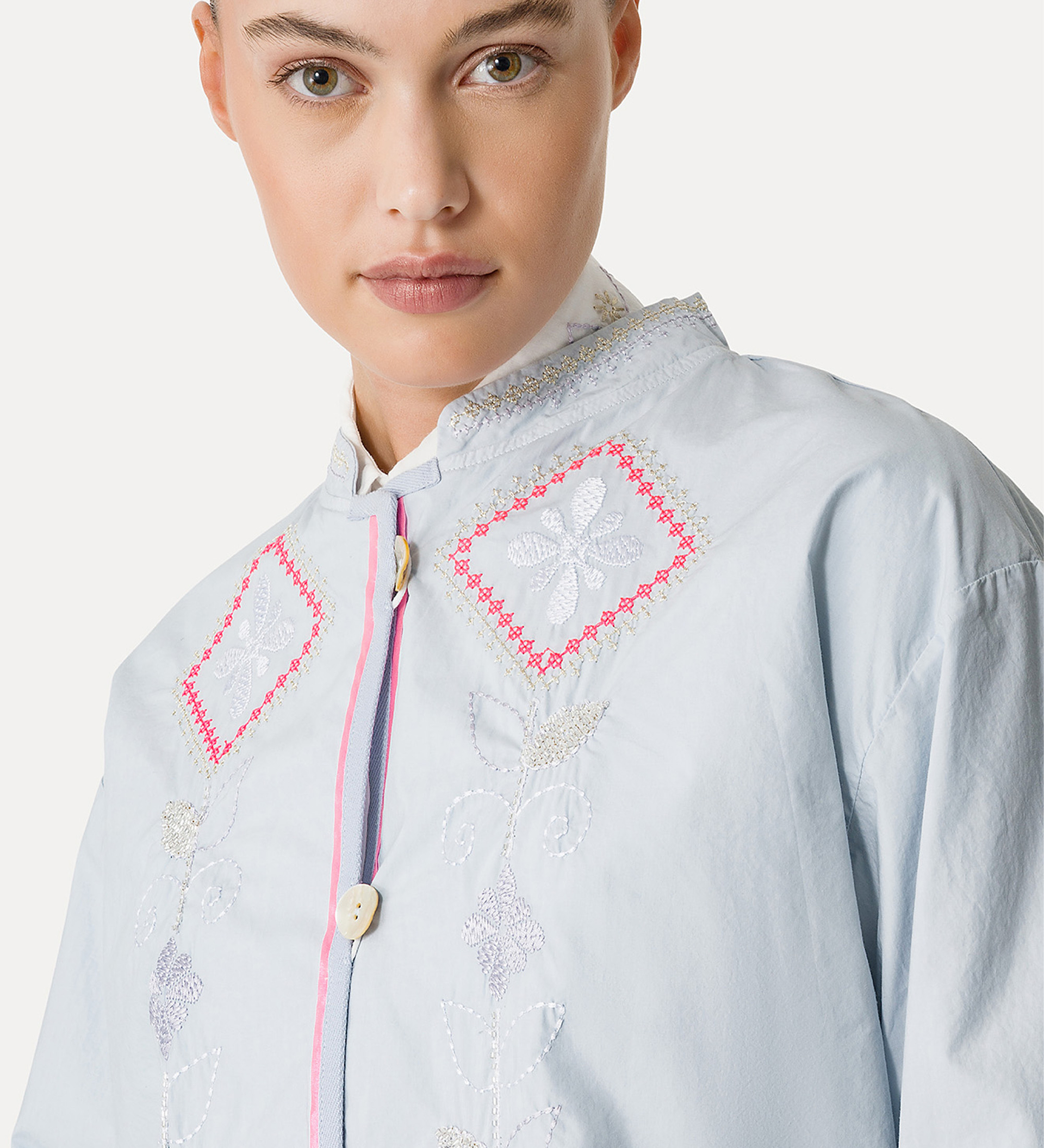 poplin shirt with “oniric blossom” embroidered detailing | forte_forte