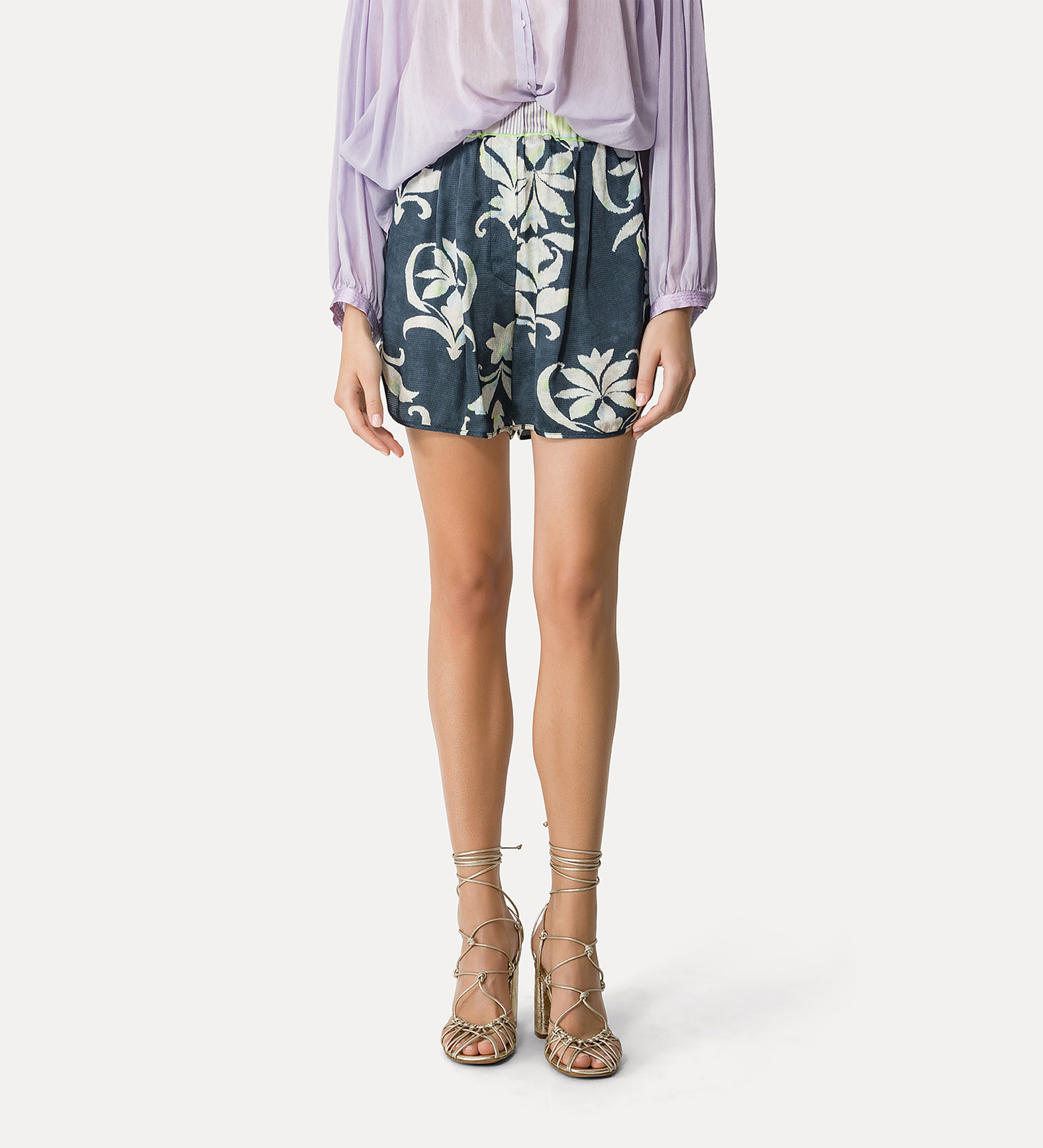 bermuda shorts in satin for women with “the secret lily” print | forte_forte