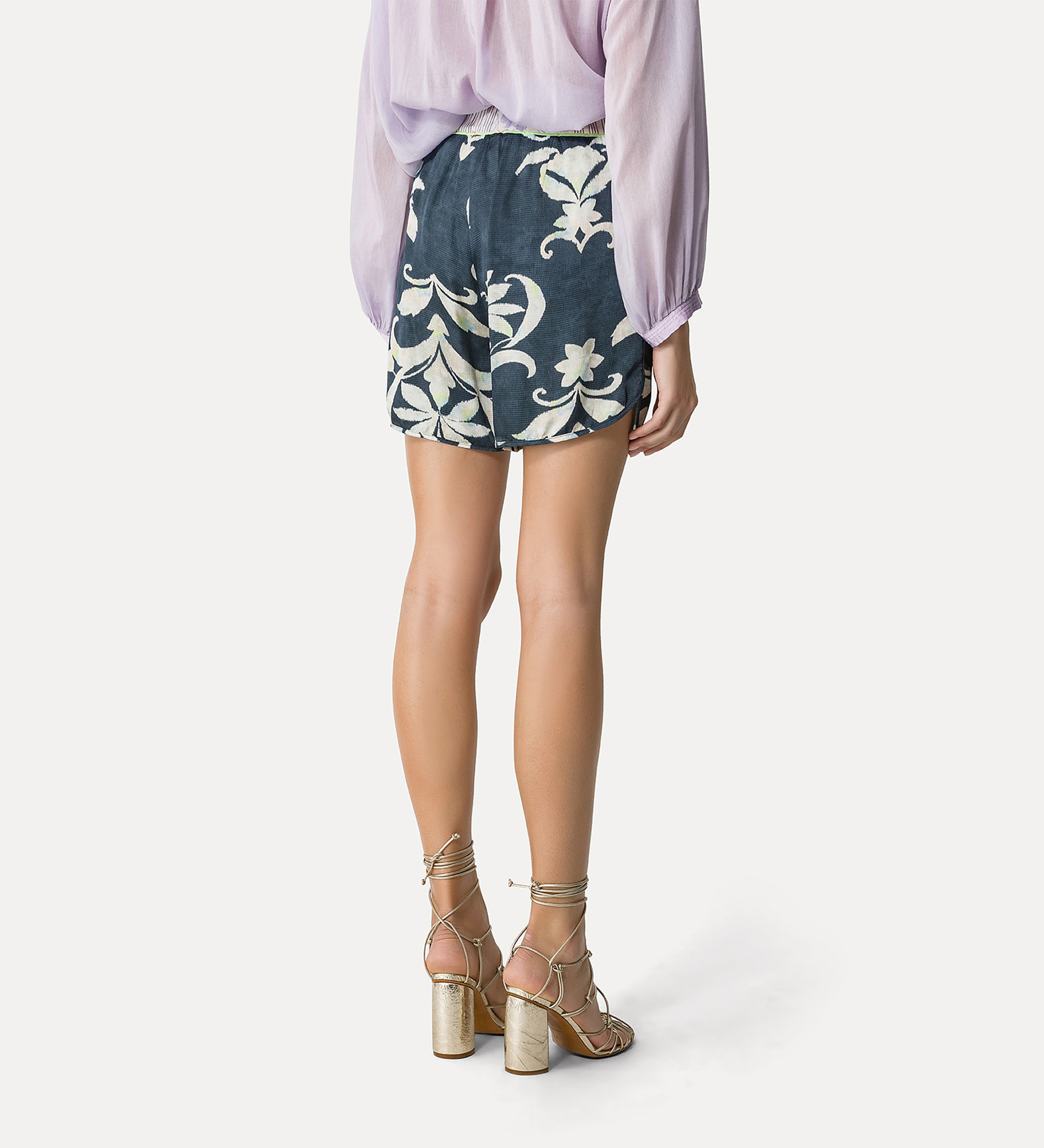 bermuda shorts in satin for women with “the secret lily” print | forte_forte