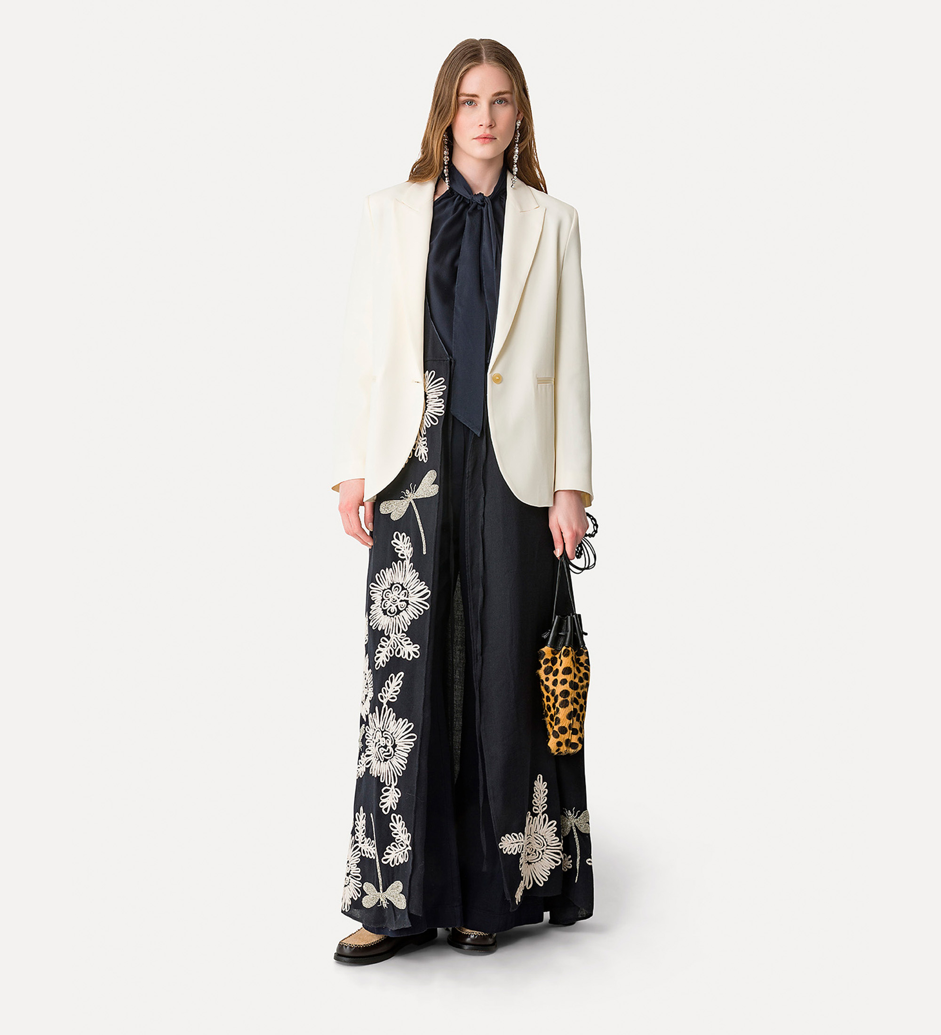 jacket with pointed lapels in matt satin envers | forte_forte